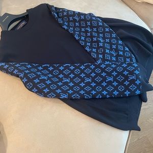 Worn 3 times LV sweater $1470 new and 2023 style